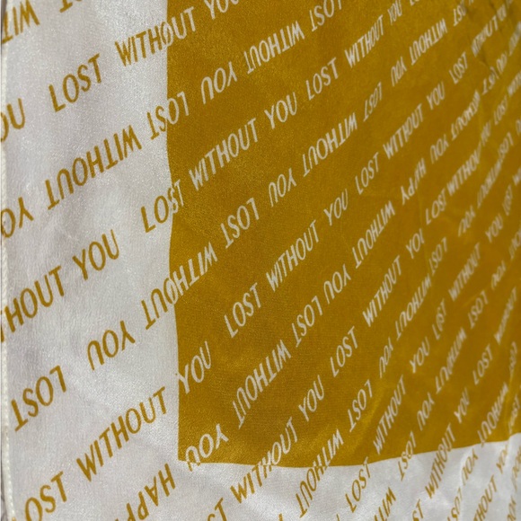 Madewell Bandana Scarf - Picture 4 of 7